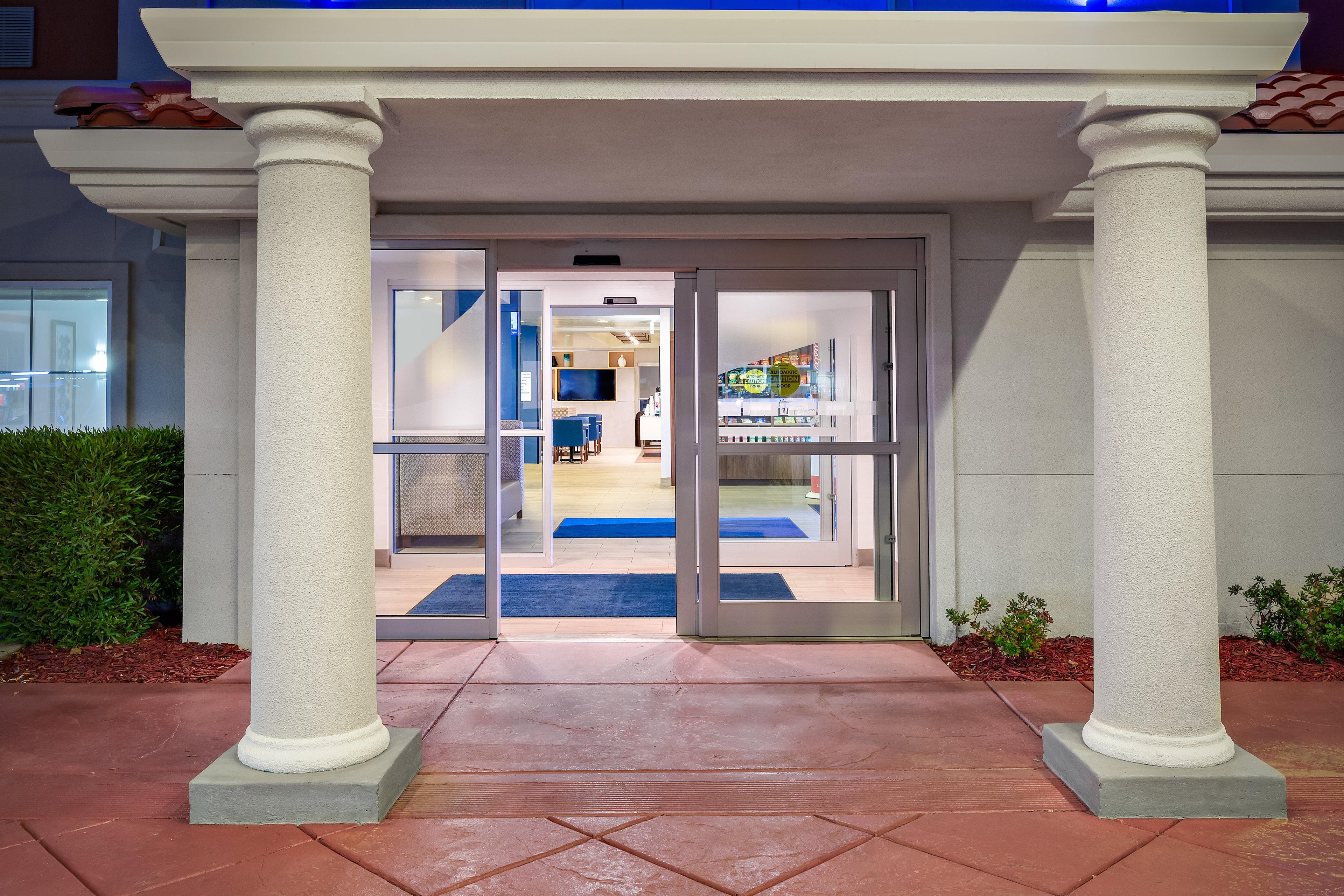 Holiday Inn Express Hotel & Suites Oroville Southwest, An Ihg Hotel Exterior photo